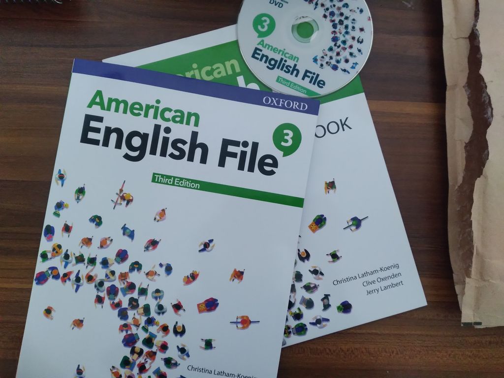 american english file book3